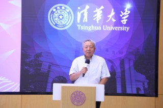 吳曉求：不把全世界最優(yōu)秀的年輕人吸引到美國(guó)學(xué)習(xí)，特朗普在毀滅美國(guó)長(zhǎng)期信任機(jī)制