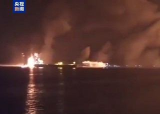 美軍凌晨發(fā)動空襲！胡塞武裝反擊，美國兩艘航空母艦遭導彈襲擊，美軍MQ-9無人機被擊落