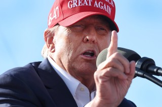 特朗普稱已為俄烏問(wèn)題設(shè)最后期限！基輔遭大規(guī)模襲擊致12人死亡！俄羅斯最新通報(bào)：控制烏軍重要防御支點(diǎn)