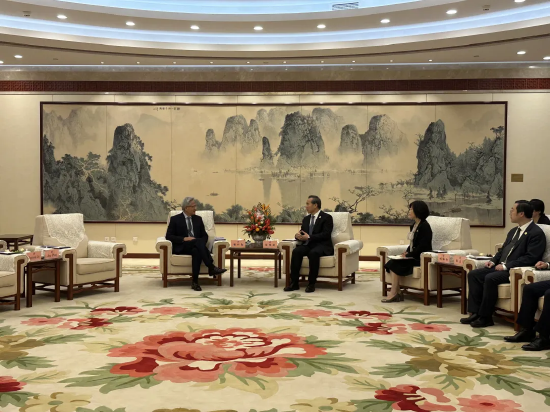 英偉達(dá)CEO黃仁勛到訪北京：中國(guó)是非常重要的市場(chǎng) 希望繼續(xù)與中國(guó)合作  第1張