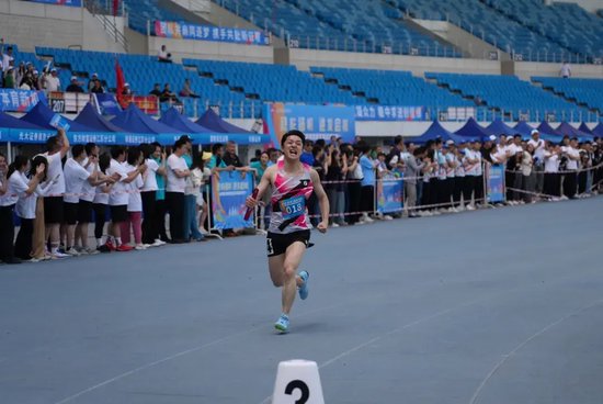 國聯(lián)民生在江蘇省證券業(yè)協(xié)會(huì)首屆運(yùn)動(dòng)會(huì)上勇奪桂冠！  第7張