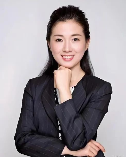 膜拜！北大畢業(yè)上市公司美女董秘年收入近740萬  第5張